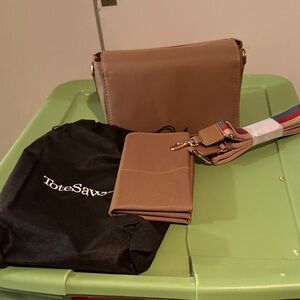 ToteSavvy Tan Crossbody Bag with Wallet